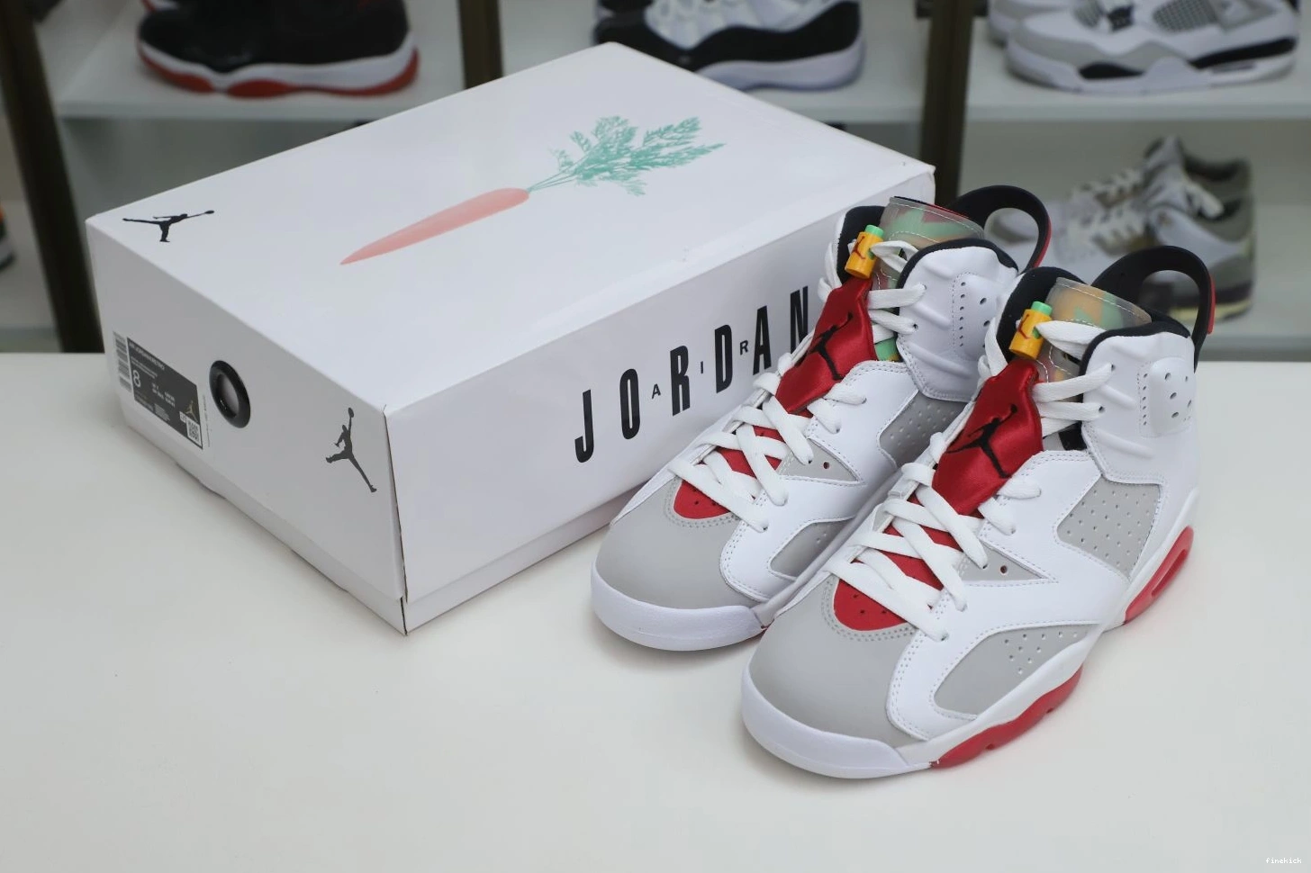 NEUTRAL GREY JORDAN RETRO 6 AIR 1030